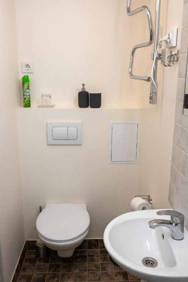 Stuudio 17 Appartement Kuressaare Buitenkant foto