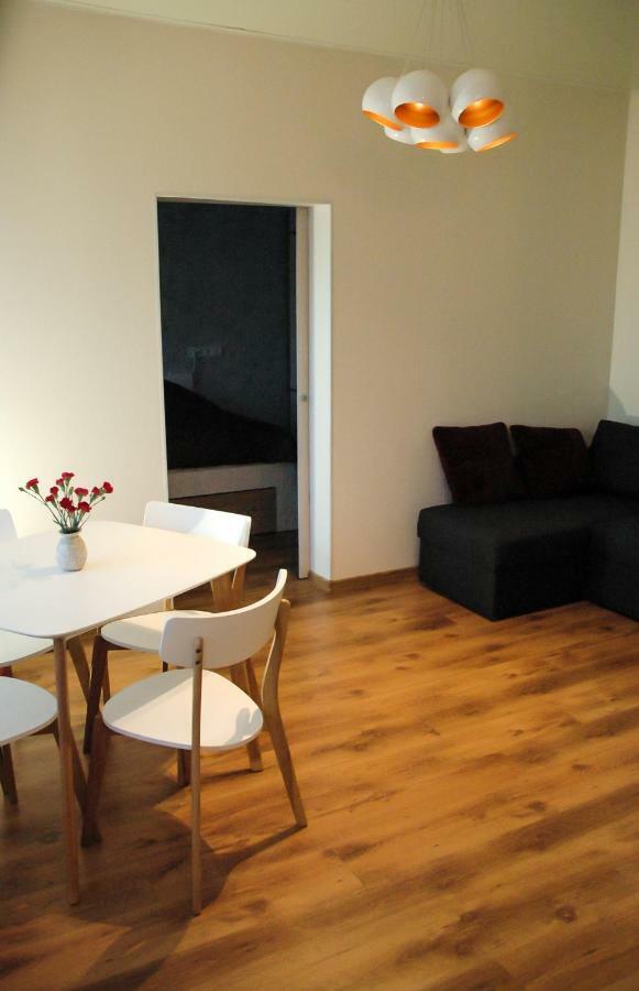 Stuudio 17 Appartement Kuressaare Buitenkant foto